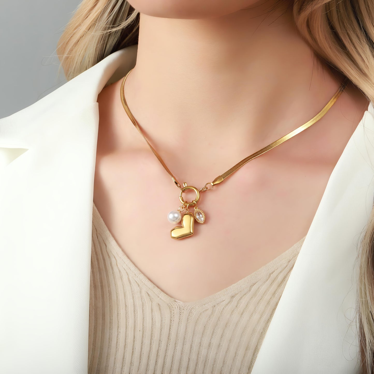Lustrous Pearl Necklace by GLEAMY