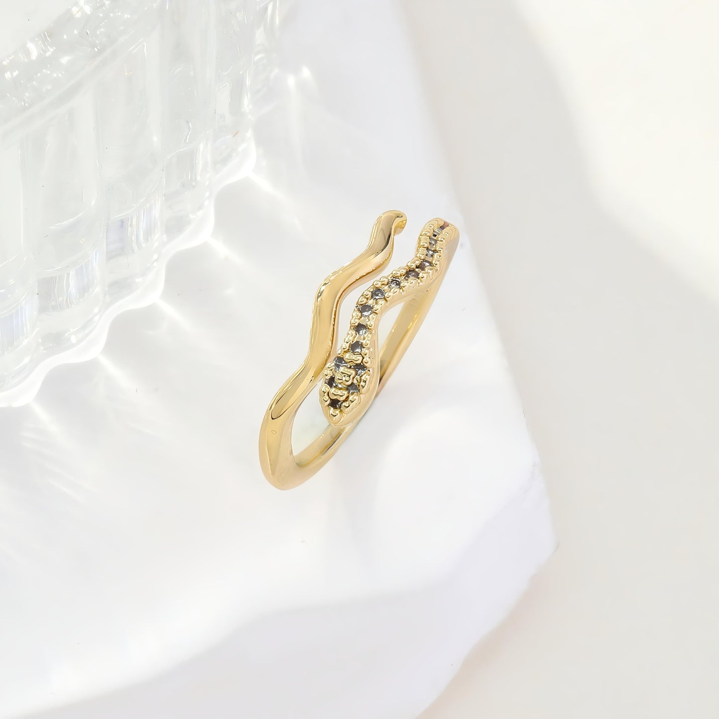 CobraLux stone Ring by GLEAMY