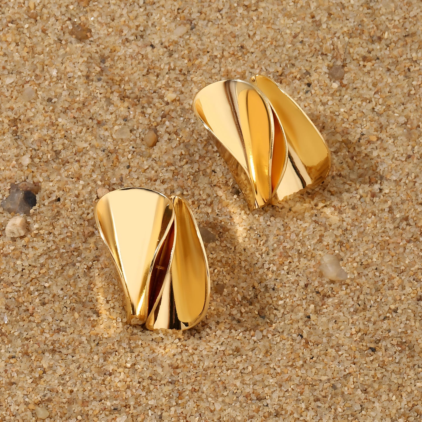 Hey Days Luxury Gold Earring by GLEAMY