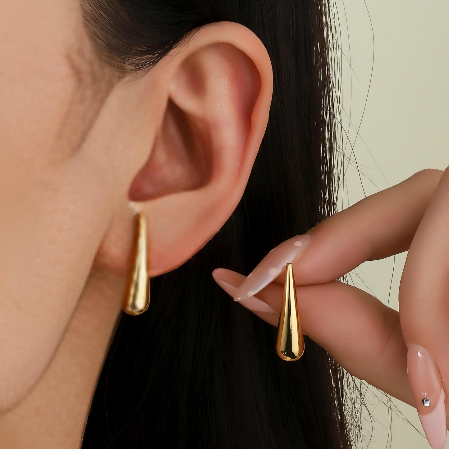 Munifi Gold Earring by GLEAMY