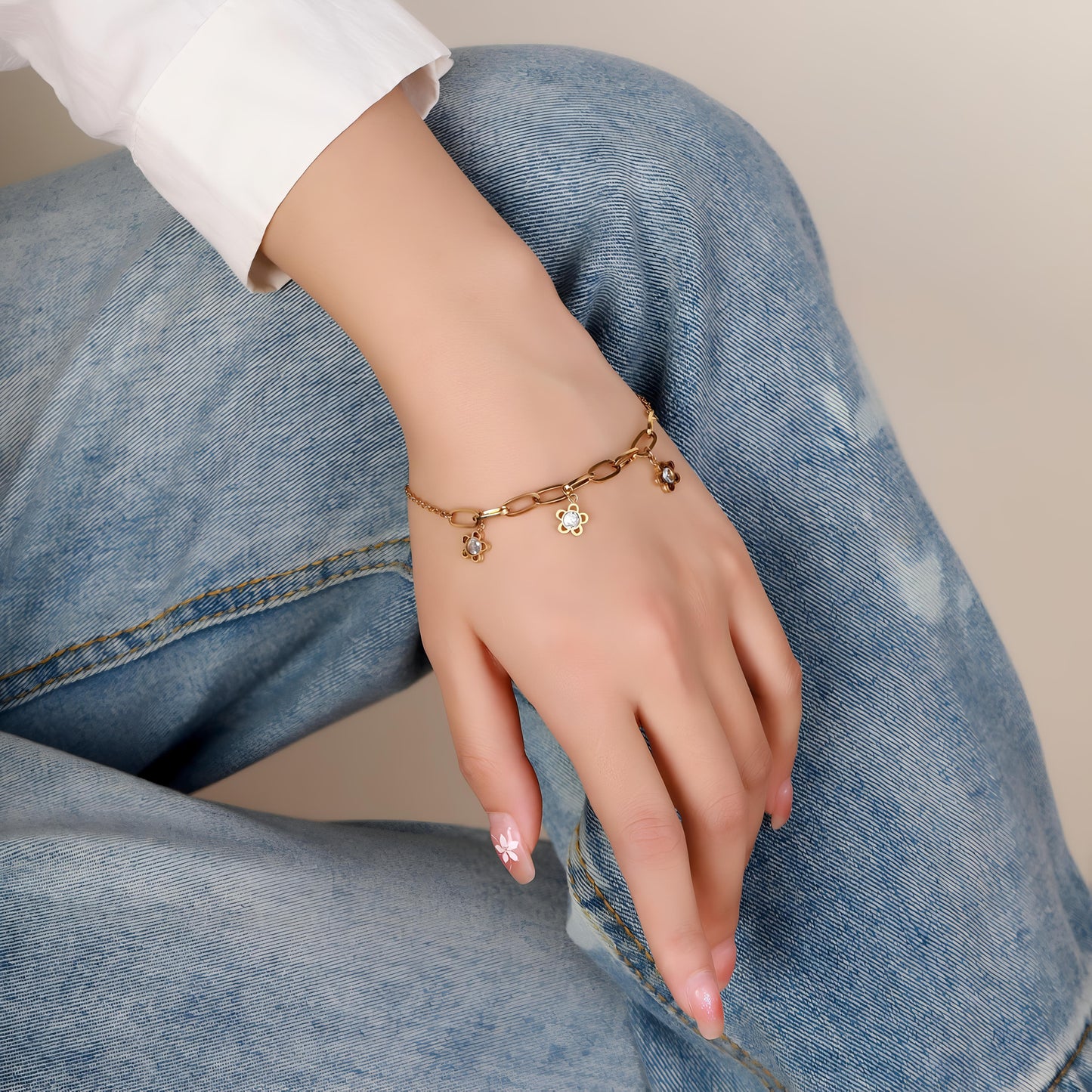 Lyra Golden bracelets by GLEAMY
