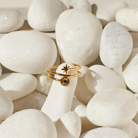Minimal Crescent Ring by GLEAMY