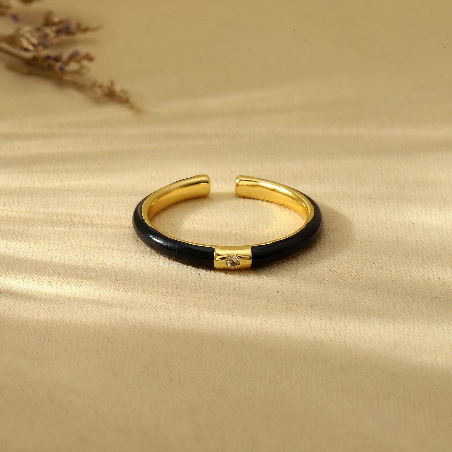 Black You Ring by GLEAMY