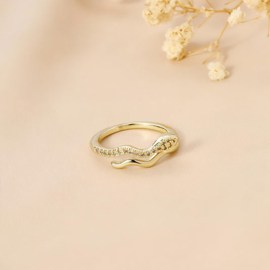 CobraLux stone Ring by GLEAMY