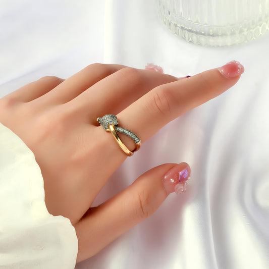 Lover's knot ring by GLEAMY