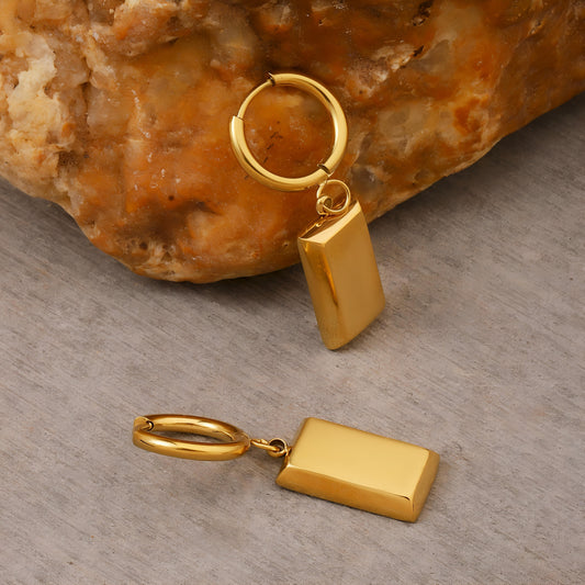 Winsome Gold Earring by GLEAMY