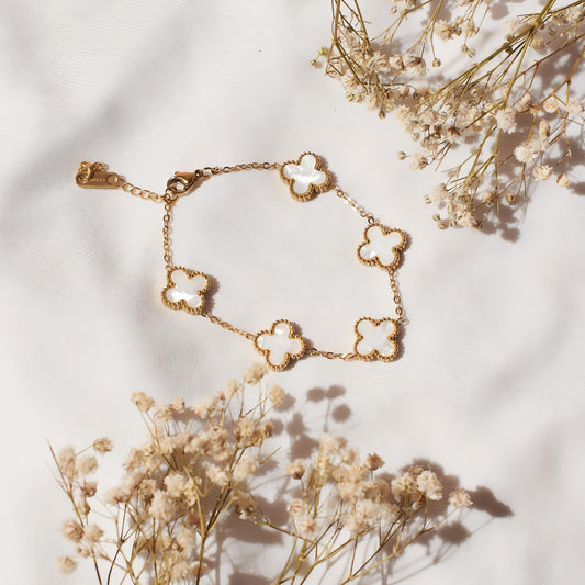 Victorian White Bracelet by Gleamy