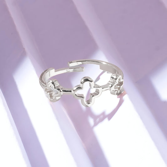 Mini Clover Silver Ring By Gleamy